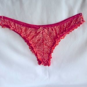NWT Brazilian Style Very Pretty Women’s Lace 🔥🔥Thong Peach Color Large